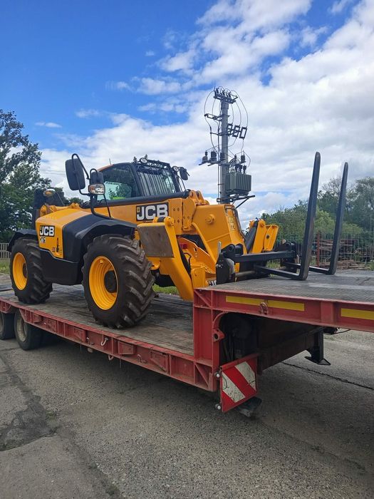 Usługi ładowarką teleskopową JCB