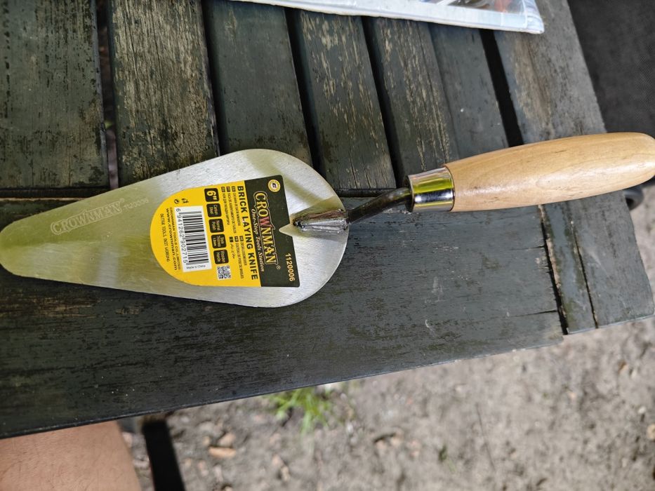 Kielnia murarska typu łezka Crownman