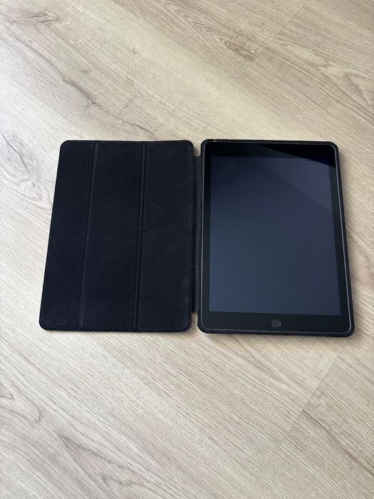 iPad 5 generacji A1822