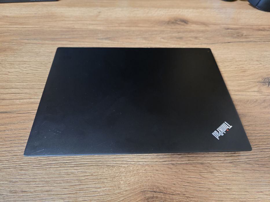 Продам ноутбук Lenovo ThinkPad E14 I5-10210U 8 GB  SSD 256 GB  7500грн