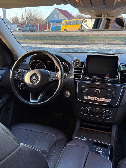 продам власний офіційний автомобіль !!!