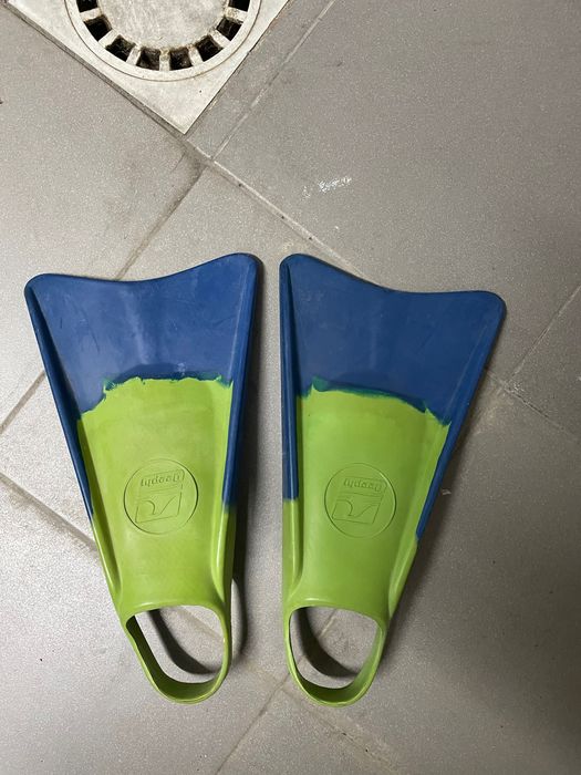 Vendo barbatanas mergulho/snorkeling e pés de pato para bodyboard