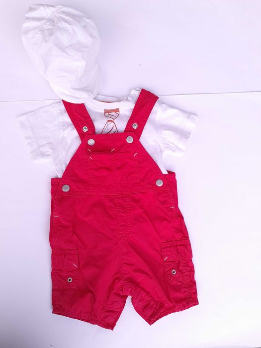 Três conjuntos de roupa para bebé 6 - 9 meses Primavera verão.