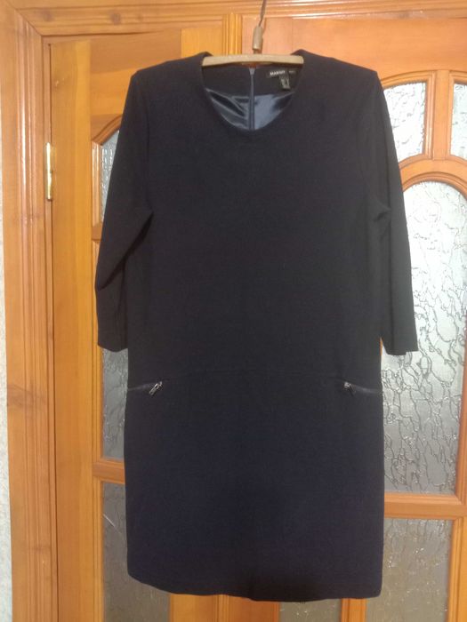 продам фирменное платье на разм 46-48 или М