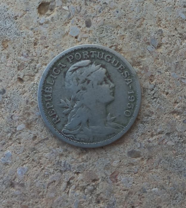 Moedas portuguesas e notas pesetas