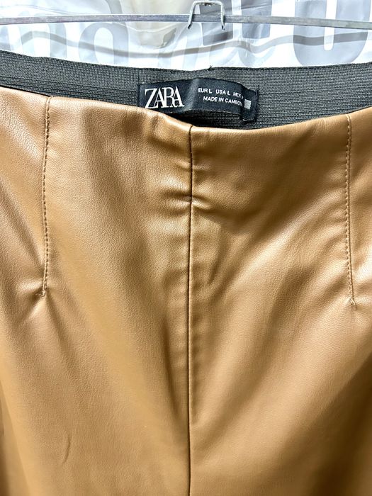 Брюки ZARA эко кожа, мягкие,на высокой талии.
