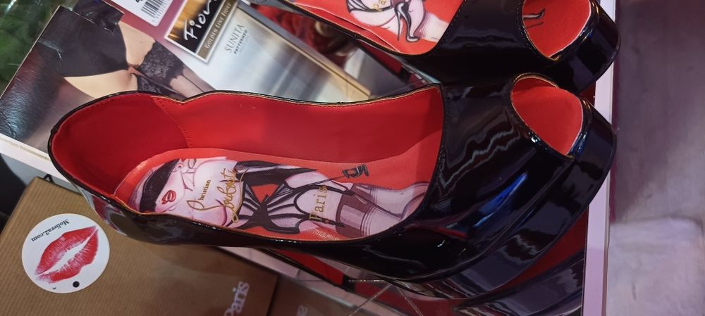 Christian Louboutin 40 26cm model limitowany