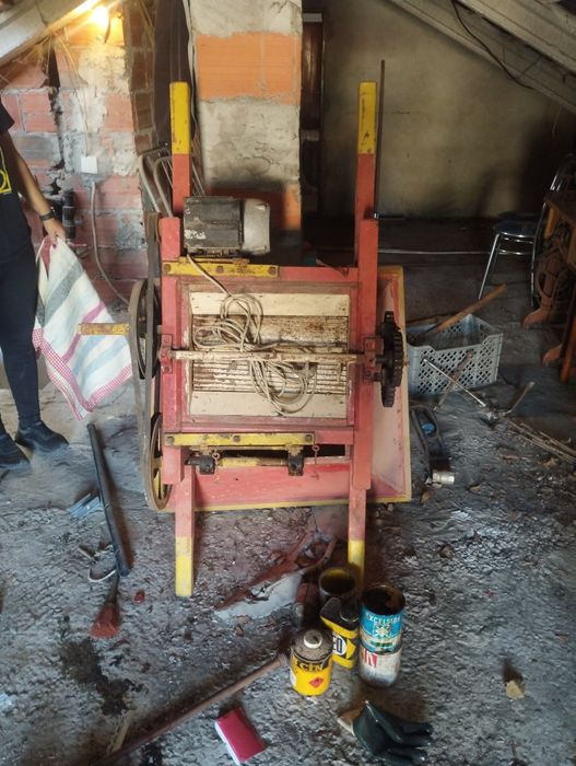 Espremedor de uvas elétrico