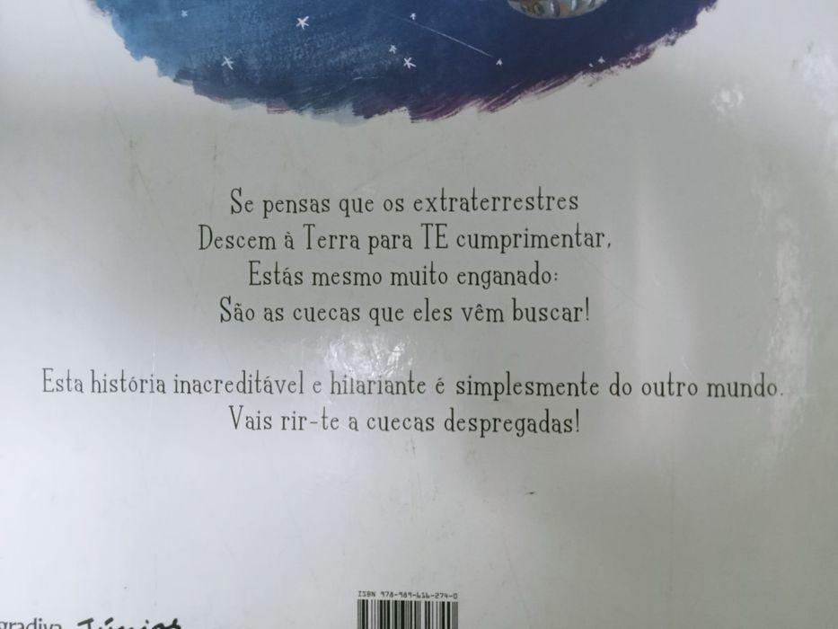 Livro “Os extraterrestres são doidos por cuecas”