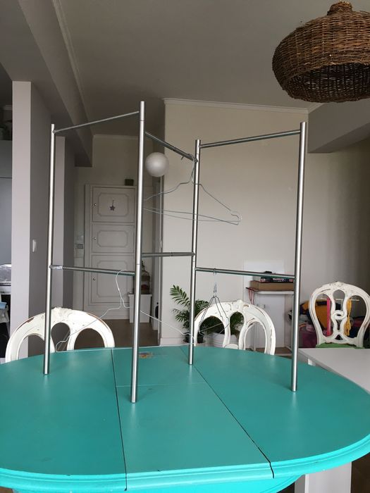 Estendal ou suporte para cabides