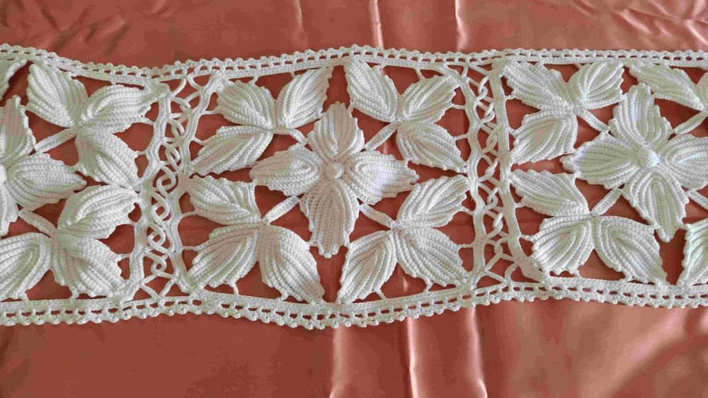 Vintage handmade crochet bedspread (Colcha croché/renda feita à mão)