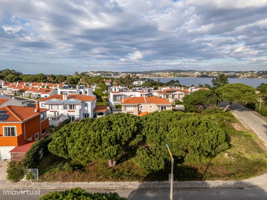 Lote a apenas 300 metros da Lagoa de Óbidos