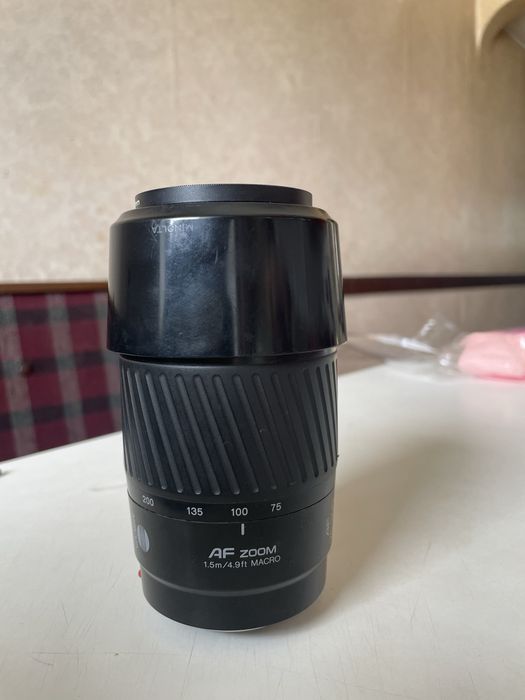 Обʼєктив Minolta AF 75-300