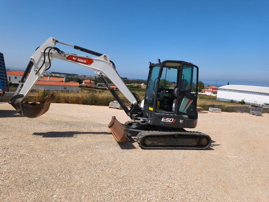 Máquina Giratória Bobcat