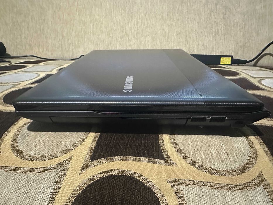 Laptop Samsung NP300E5C 15,6" i5-3210M GT620 Ram 8GB SSD+HDD Win11