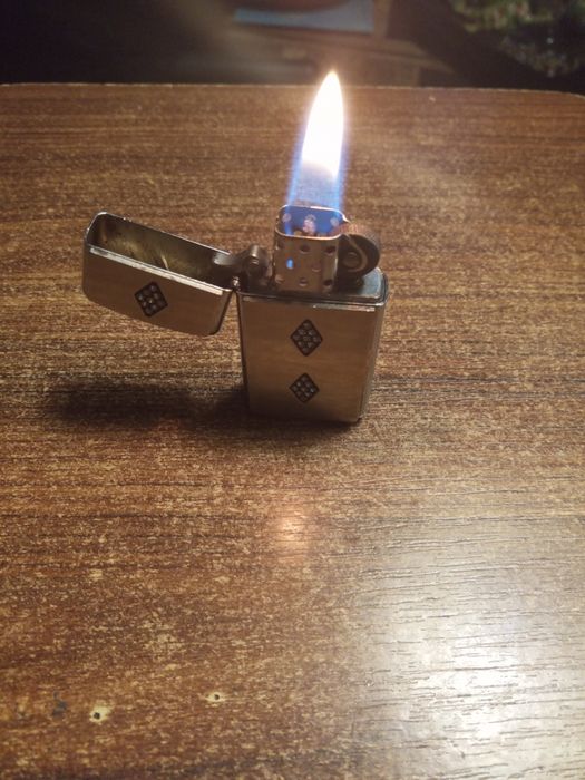 Запальничка на бензин