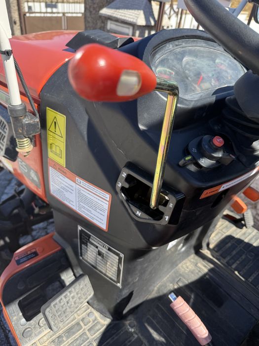 Trator Hinomoto HM30-20 + Charrua OFERTA | 20cv | 4x4