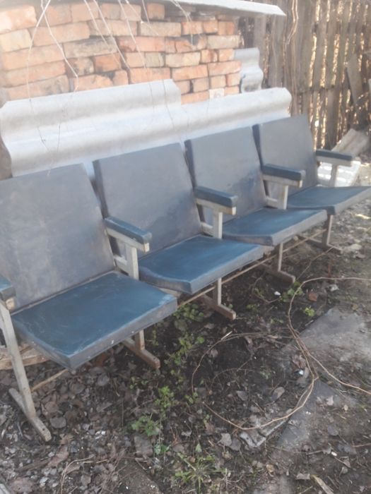 Стол кухонный продам