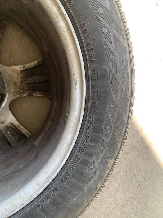 Продаються автошини