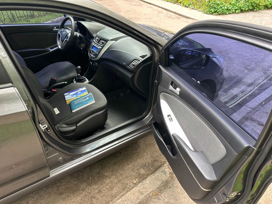 Hyundai Accent 2013