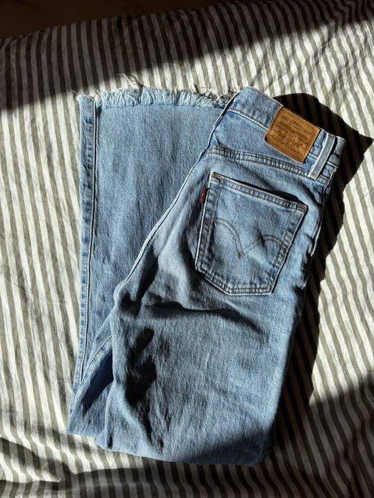 Жіночі джинси LEVIS розмір xs/s