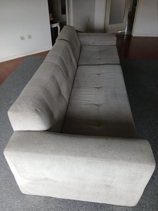 Sofá cinza de 3 lugares