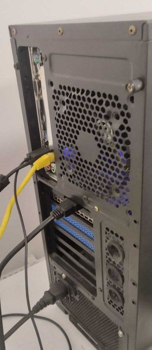 Komputer gamingowy + monitor msi 24 cale