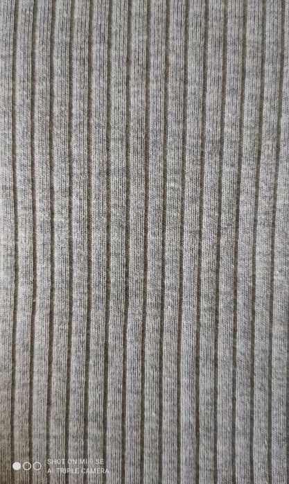 Szary sweter crop top