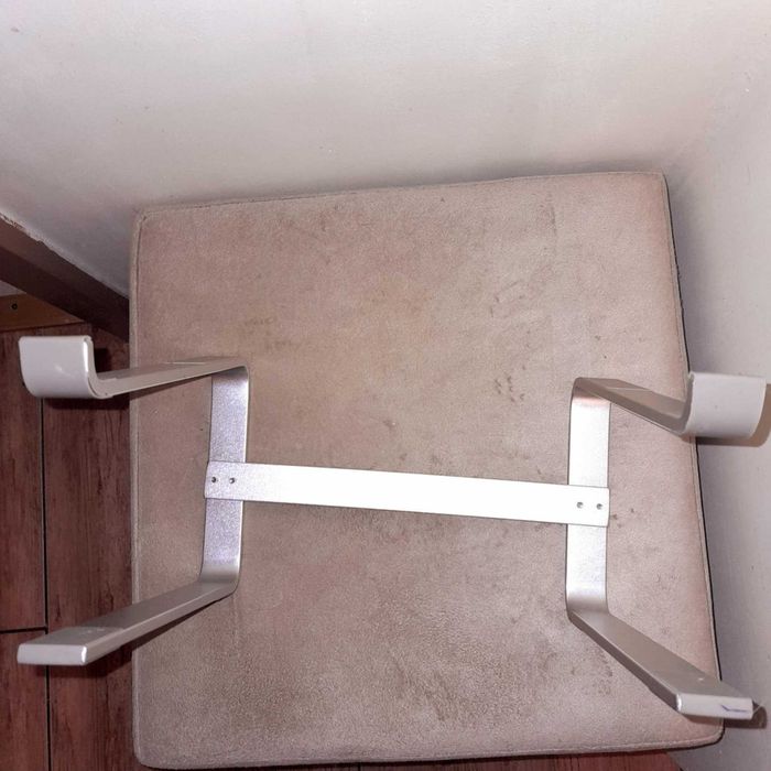 Stojak pod laptopa do 18 cm