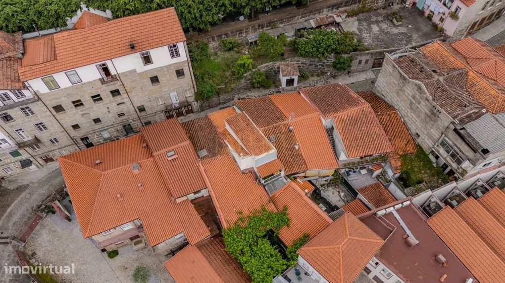 Moradia T4 no Centro Histórico de Guimarães