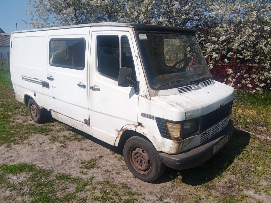 Mercedes Benz 308D 2.3