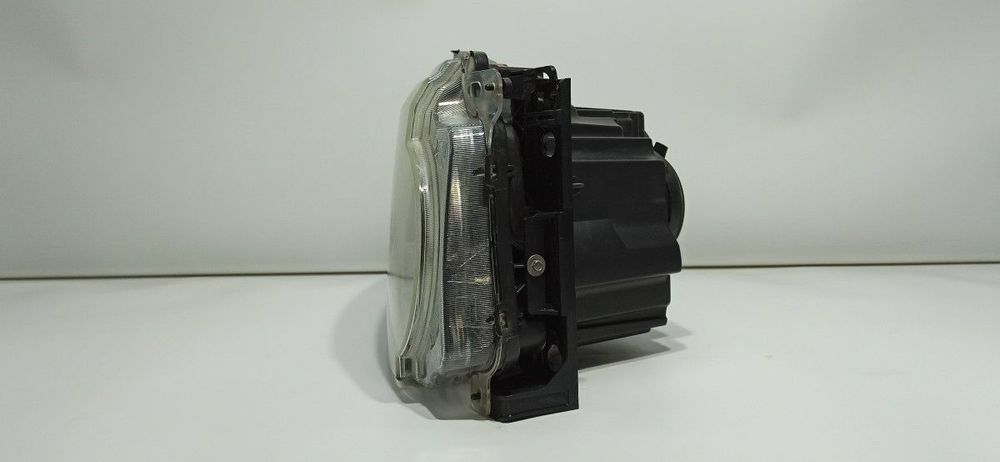 FAROL DIREITO LAND ROVER DISCOVERY 4 TDV6 S