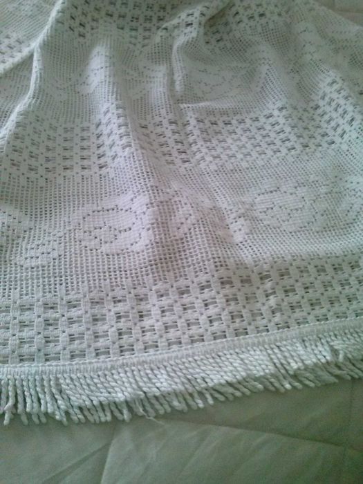 Colcha em renda branca - 2,23m x 1,33m