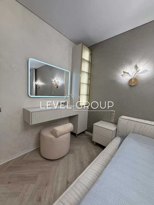 2-х к квартира в ЖК «Варшавський-2» біля ТРЦ Retroville вул. О.Олеся 9