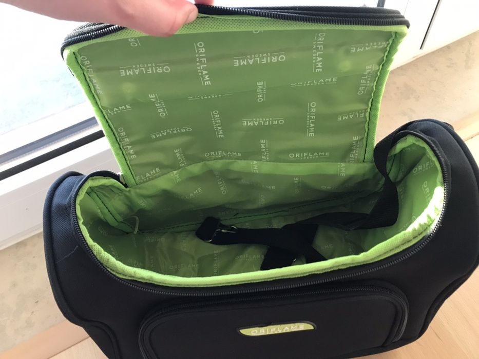 Mala NOVA espaçosa Oriflame