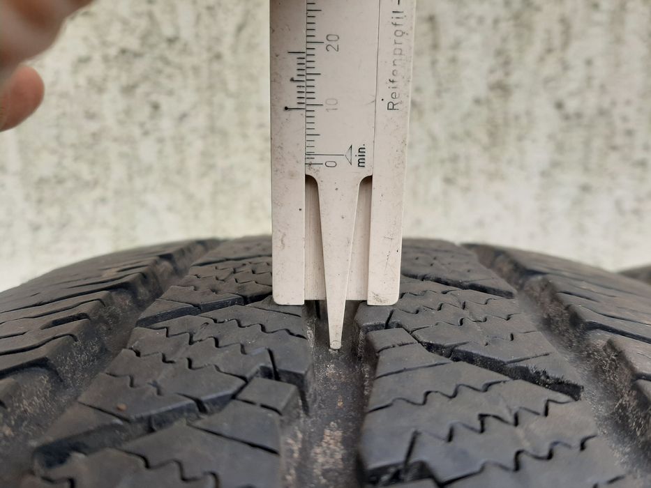 2x Opony zimowe 205/75R16C Continental VanContact Winter 9mm / 2023r