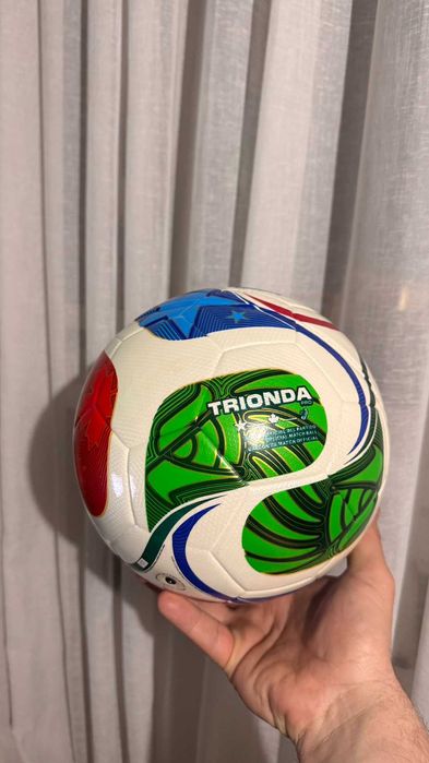 Мяч adidas Trionda World Cup 2026, термошов, 5 розмір з посиленим покриттям в класичному стилі