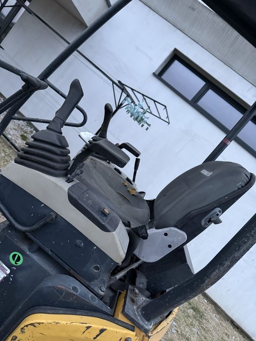 KOMATSU PC118 MR-8