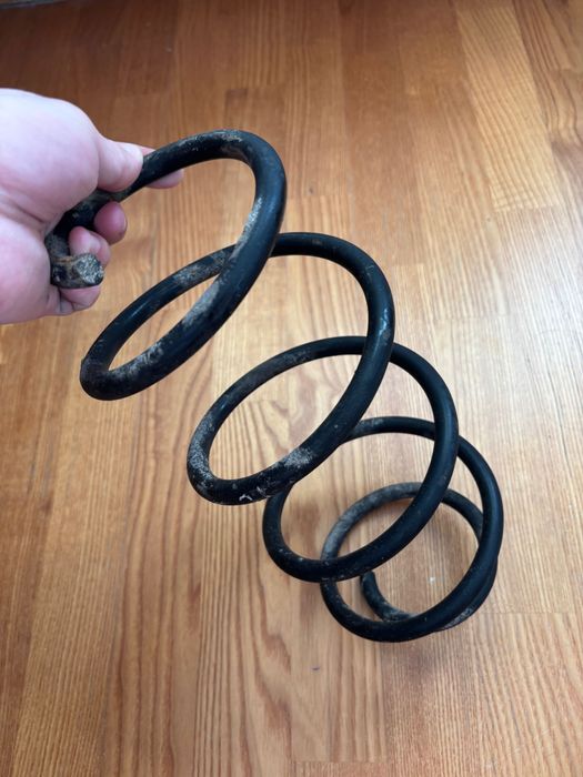 Пружина на Golf 6