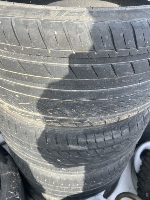 Продам шини р20 проїхали  один сезон