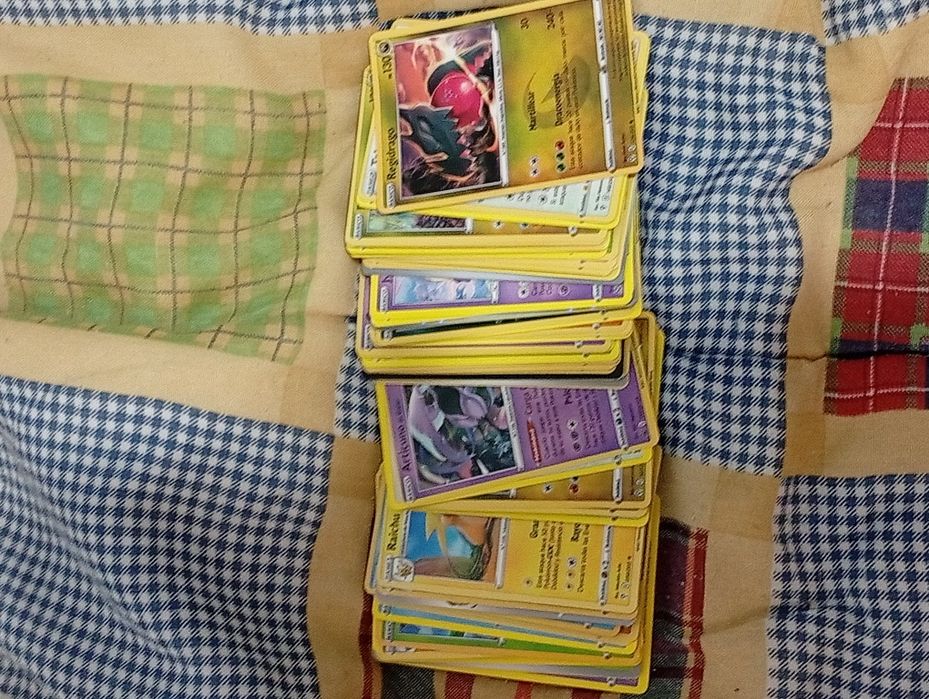 Conjunto de cartas Pokémon