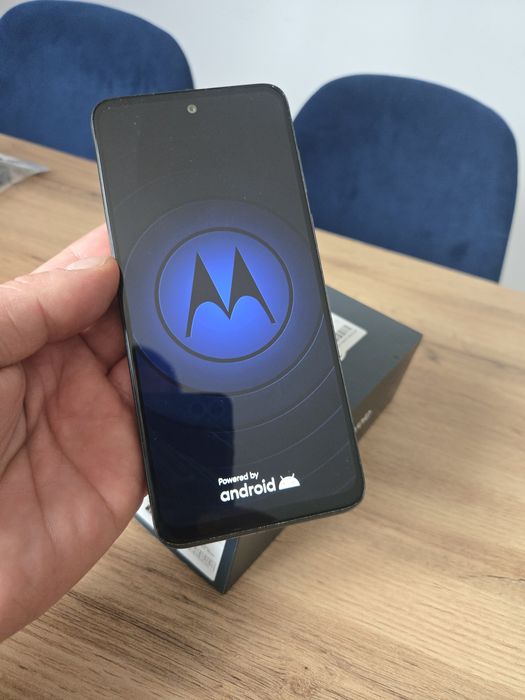 Motorola G13  4/128 GB Rose stan B. Dobry gwarancja do maja 2026r.