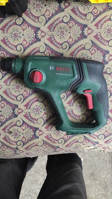 Акумуляторний перфоратор Bosch UniversalHammer 18V