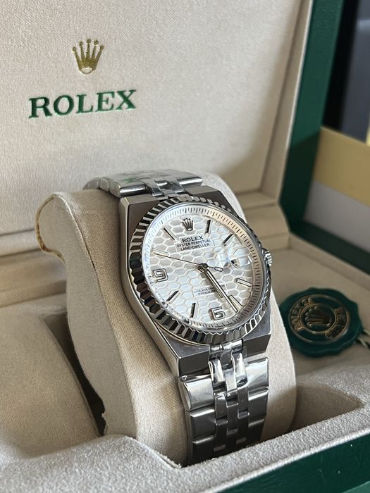 Rolex “Land Dewller” open case
