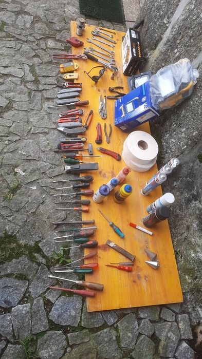 Ferrametas variadas em Travassós-Fafe
