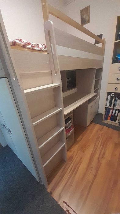 Łóżko piętrowe z biurkiem