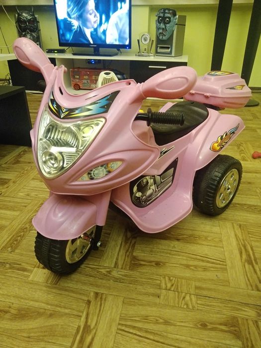 Motorek na akumulator