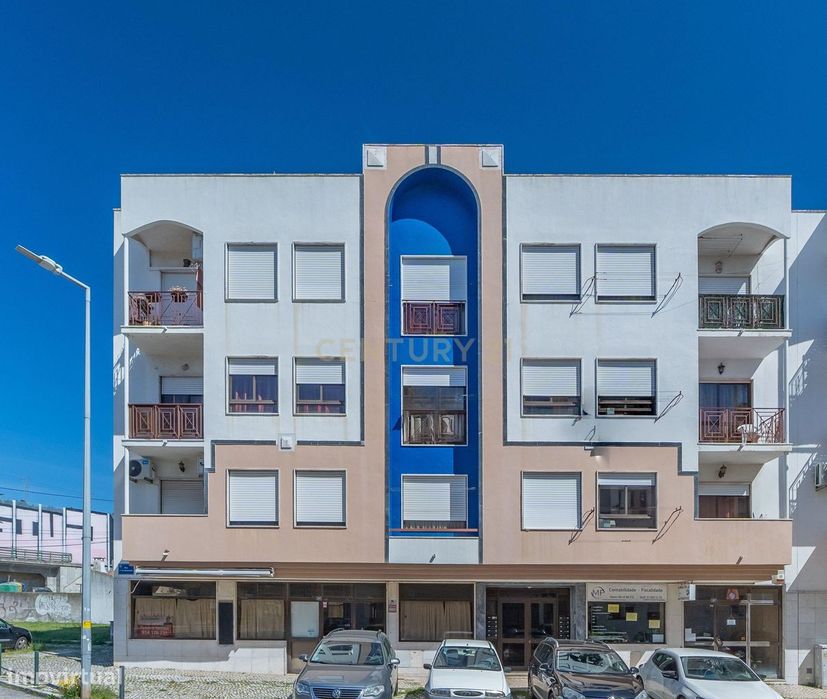Apartamento T2 no Sobralinho com arrecadação — Alverca Do Ribatejo E Sobralinho, Lisboa