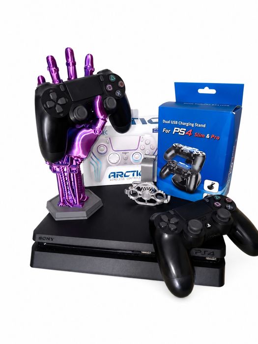 Konsola PS4 z dodatkami