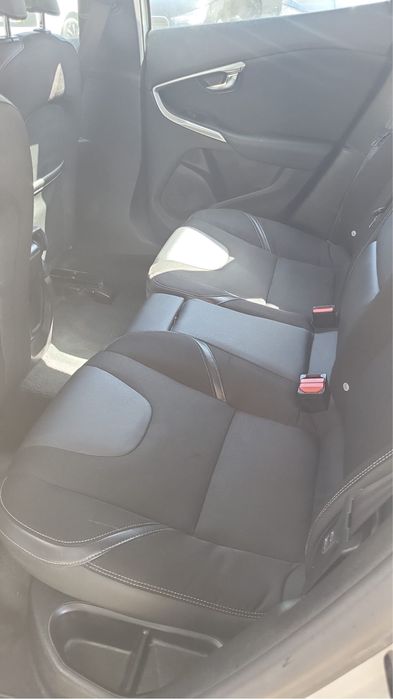 Vendo branco v40 - 2013 excelente estado